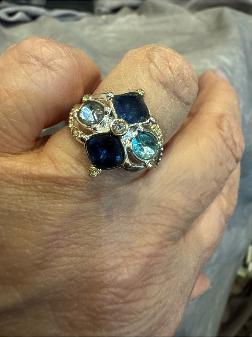Avon Silver Tone Blue Gemstone Cluster Ring -‎ Women Jewelry size 8